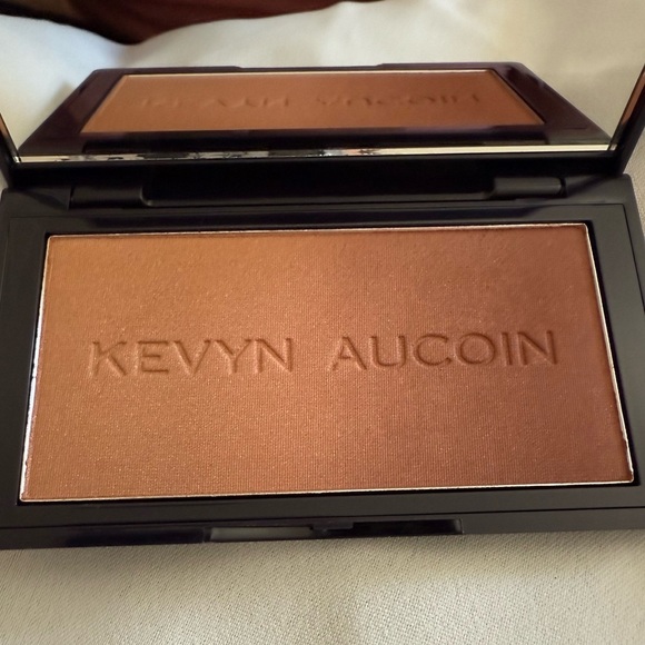 NIB Kevyn Aucoin Neo-Bronzer Sundown Deep - Picture 3 of 3